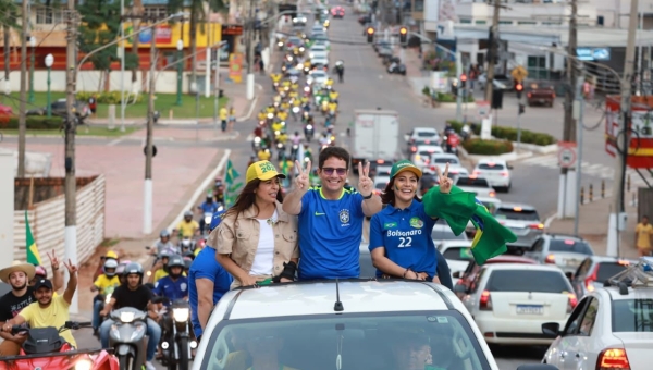 Ao lado de Gladson e líderes acreanos, Mailza participa de ato pró-Bolsonaro: “Vamos reeleger um presidente que sempre ajudou o Acre”